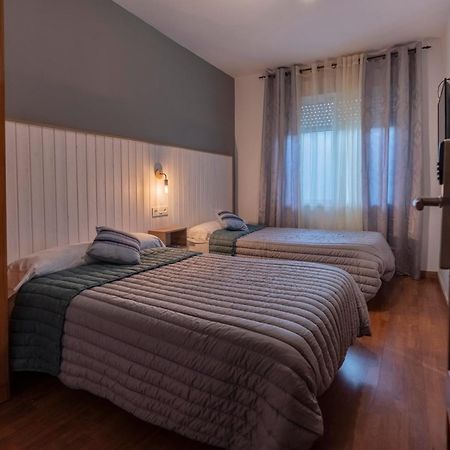 Hostal Julio Cesar La Virgen del Camino Εξωτερικό φωτογραφία