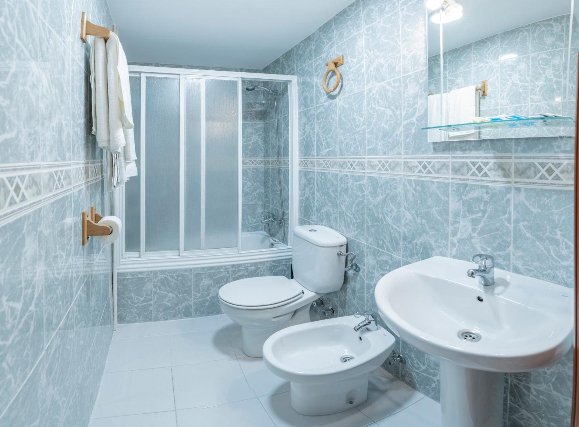 Hostal Julio Cesar La Virgen del Camino Εξωτερικό φωτογραφία