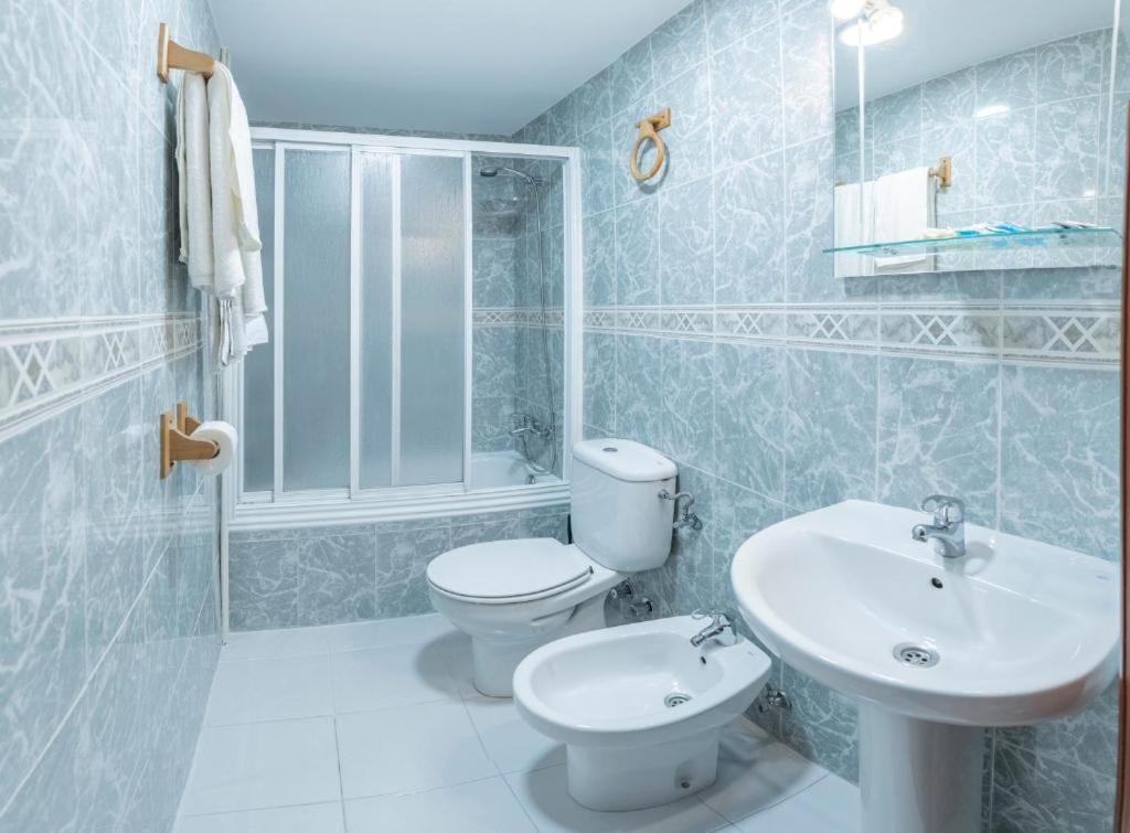 Hostal Julio Cesar La Virgen del Camino Εξωτερικό φωτογραφία