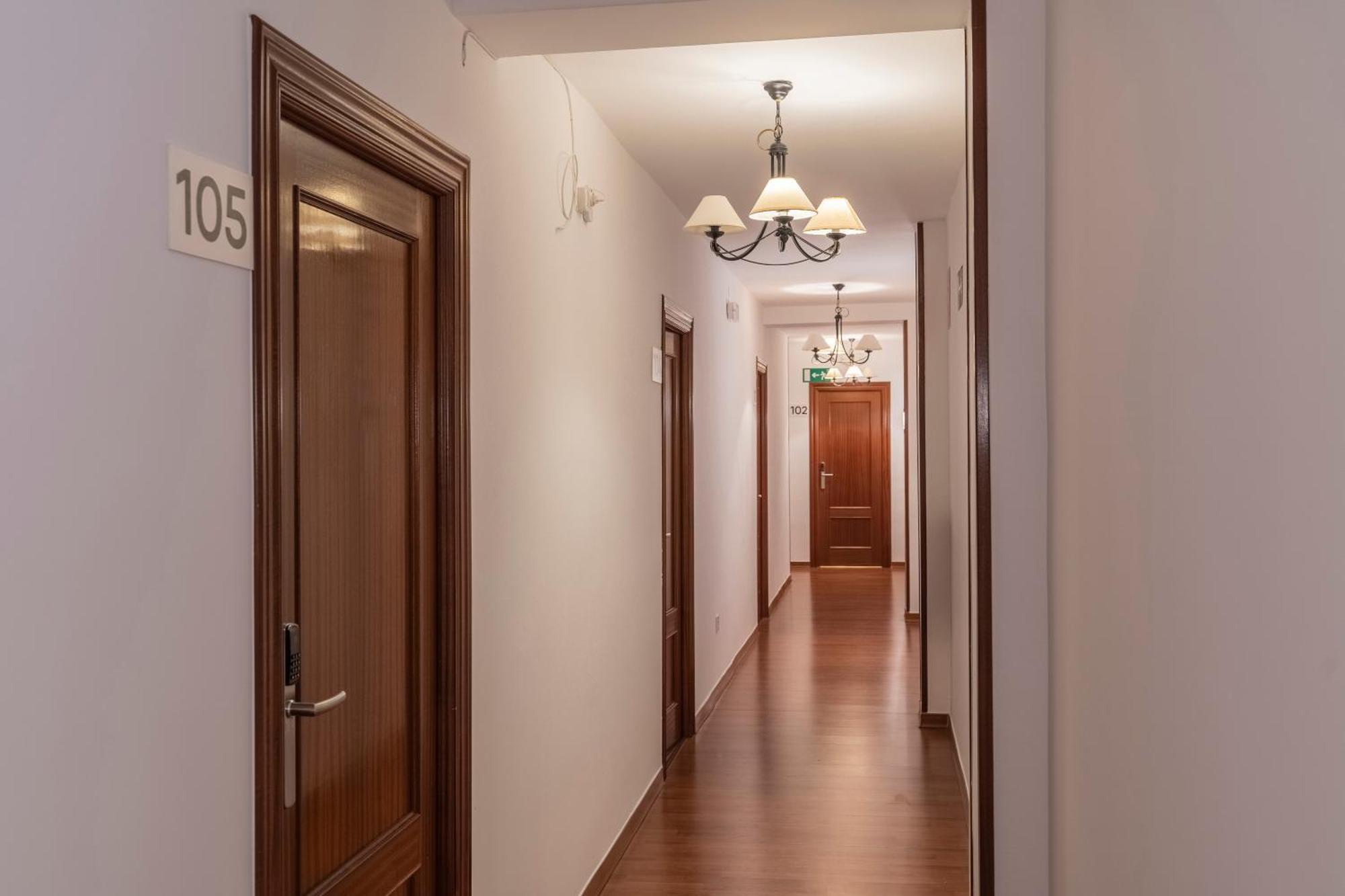 Hostal Julio Cesar La Virgen del Camino Εξωτερικό φωτογραφία
